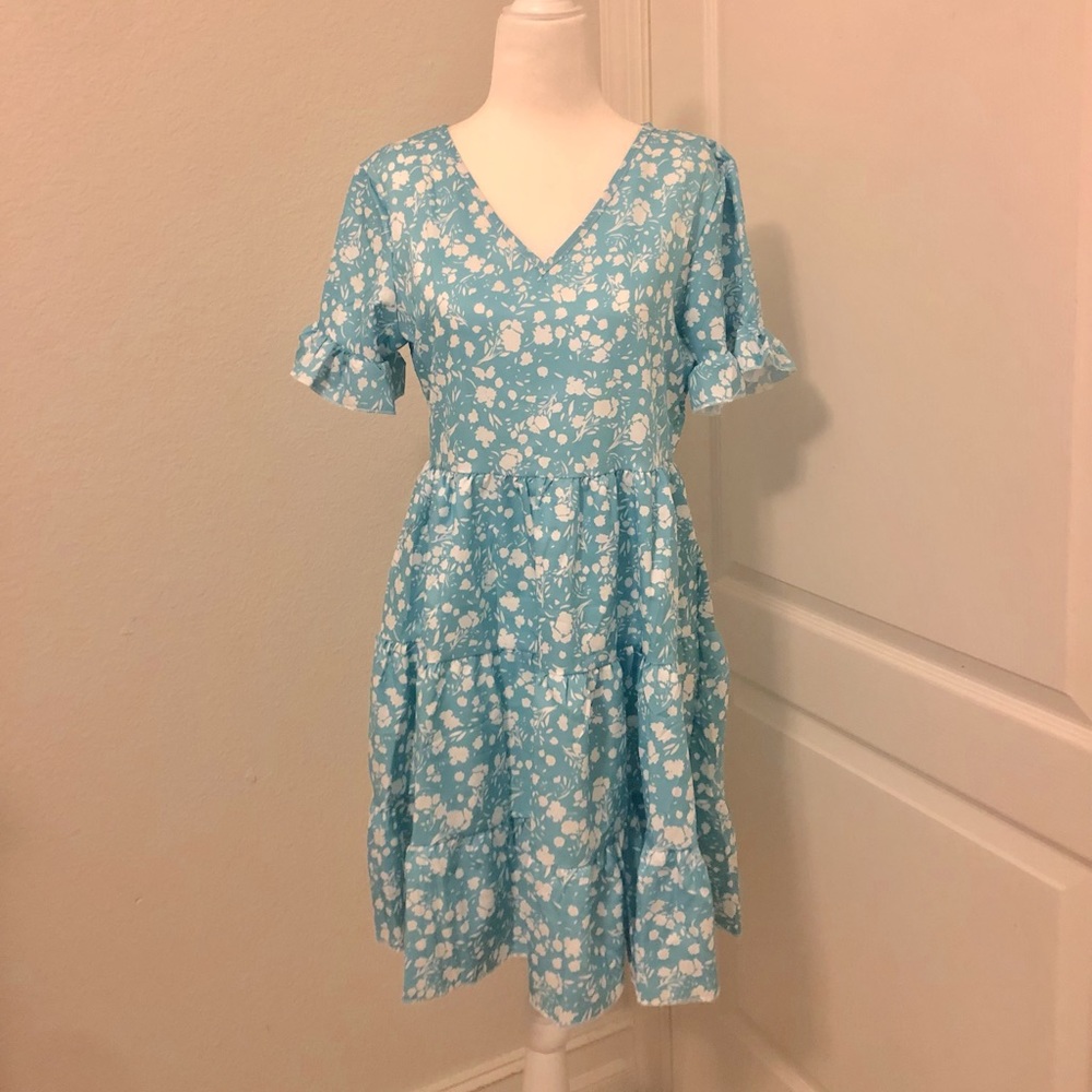 NWT Turquoise & White Floral Align Short Sleeve Dress
